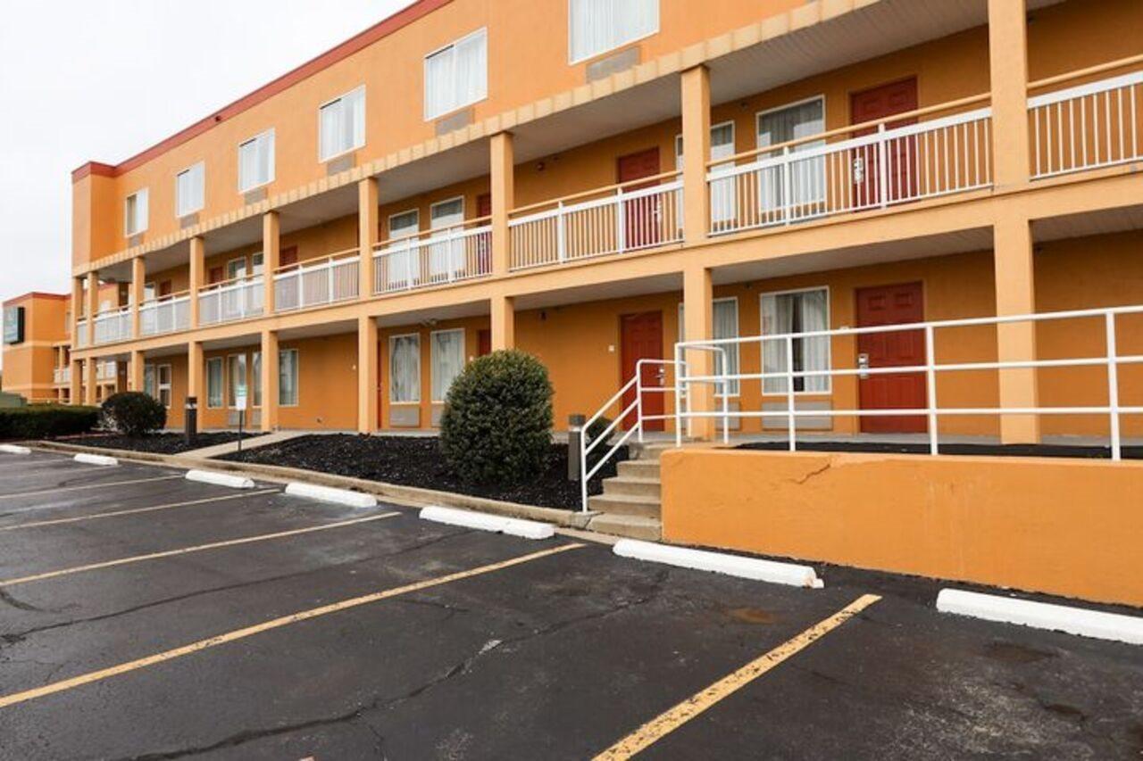 Copley Inn & Suites Akron Exterior photo
