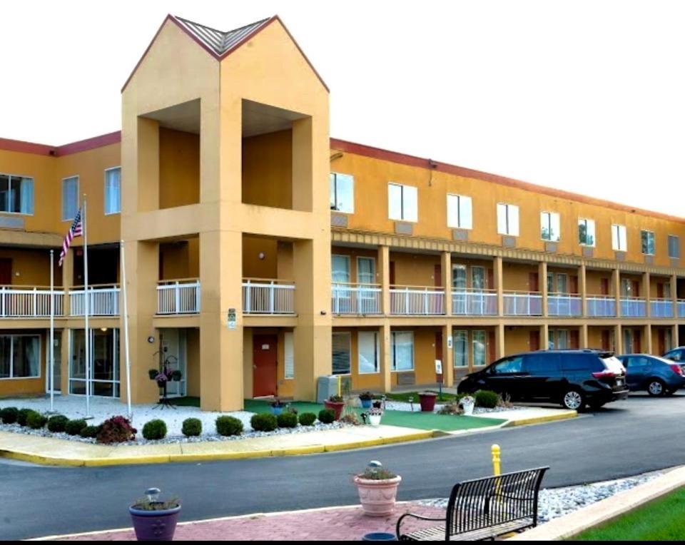 Copley Inn & Suites Akron Exterior photo