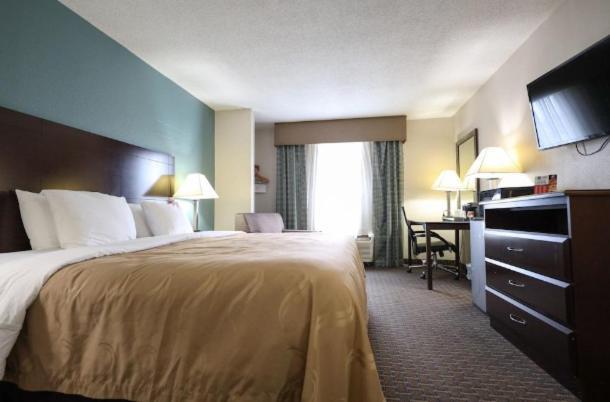Copley Inn & Suites Akron Exterior photo